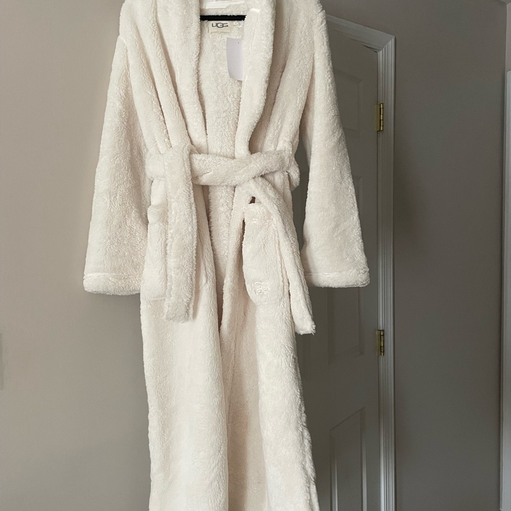 Authentic New UGG Aarti Hooded Long Robe Women’s Size S, Beautiful Cream color!